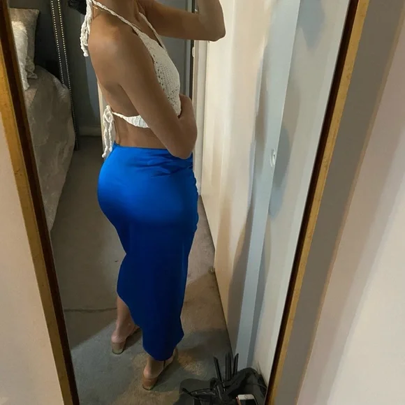⭕️ SOLD ⭕️ NEW Zara Electric Blue High Side Slit Satin Skirt - Picture 3 of 10